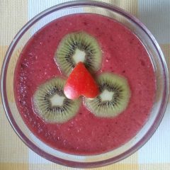 Jahodové smoothie s kiwi