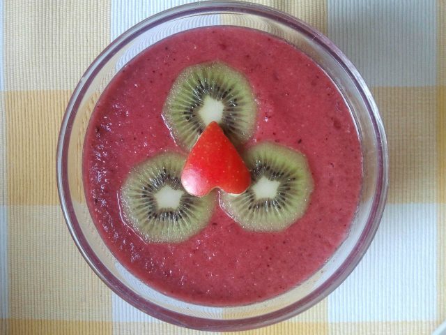 Jahodové smoothie s kiwi